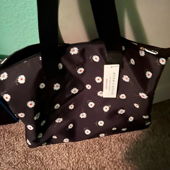 New bag with tags. - Picture 2 of 2